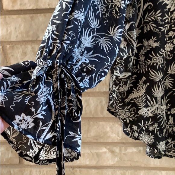 H&M Blouse - Picture 3 of 8